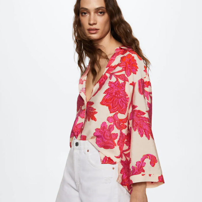 Floral-print flowy blouse