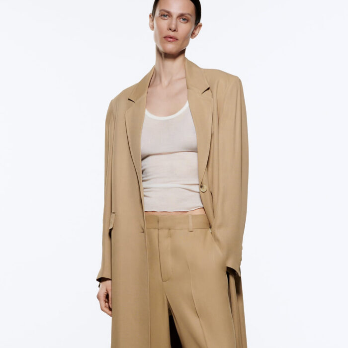 Flowing frock coat with pockets